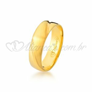 Aliana de casamento trabalhada em ouro amarelo 18k - 750