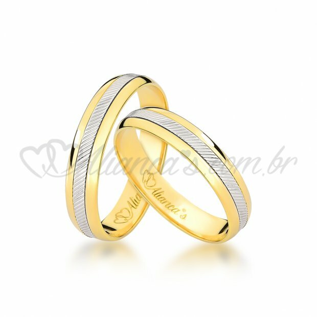 Par de alianas em cores de ouro 18k - 750. Perfeita para noivado e casamento