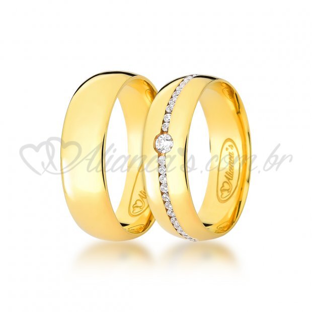 Par de alianas trabalhadas com brilhante em ouro amarelo 18k