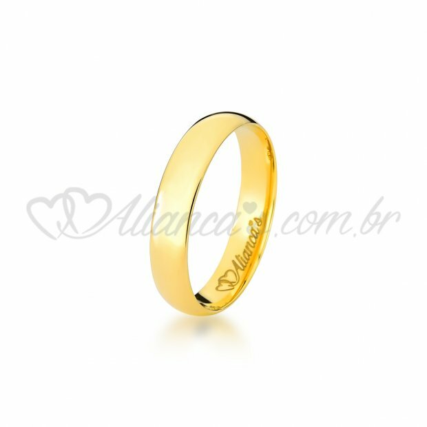 Par de Alianas em ouro 18k - 750. Modelo Tradicional liso e polido.