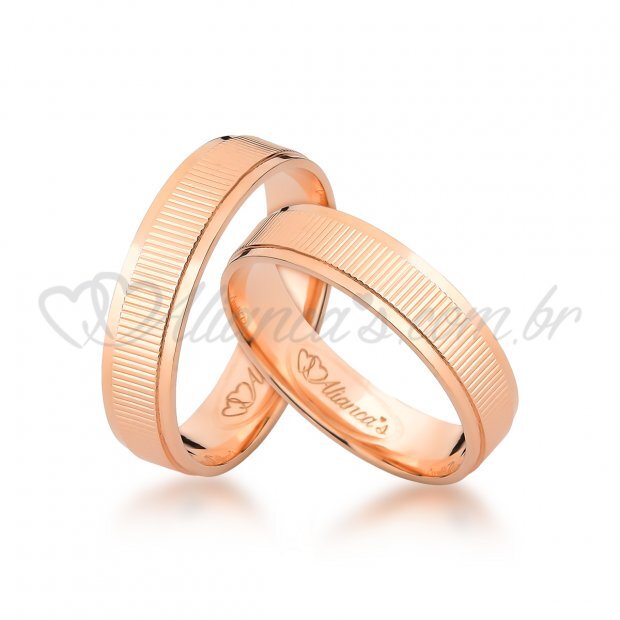 Par de alianas lisas de noivado e casamento em ouro rose 18K-  Acabamento semi anatmico e diamantado