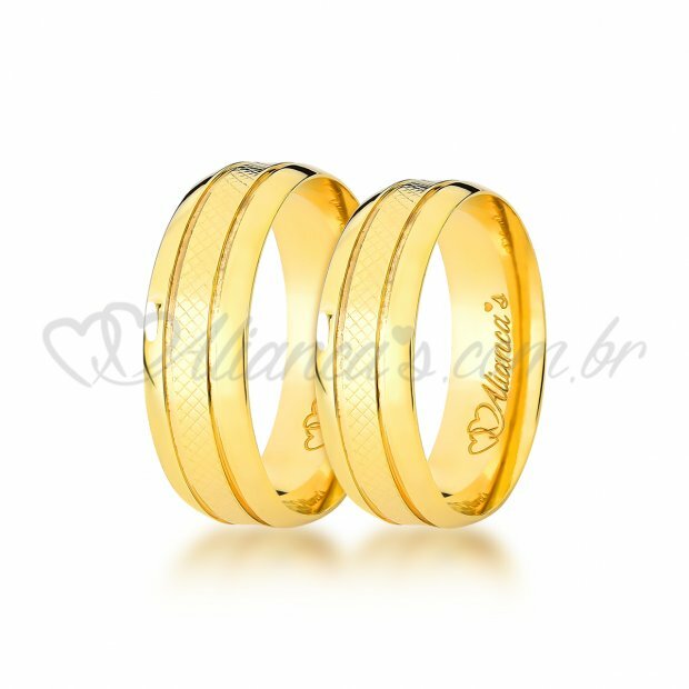 Par de alianas para casamento e noivado em ouro amarelo 18k - Trabalhada manualmente