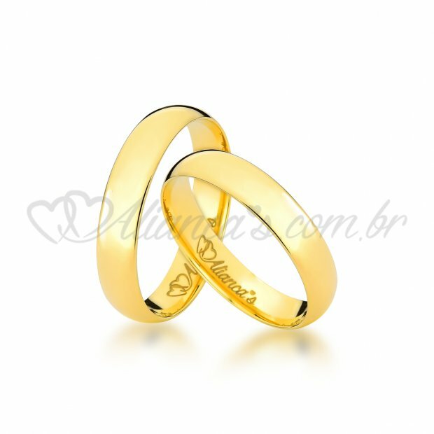 Par de Alianas em ouro 18k - 750. Modelo Tradicional liso e polido.