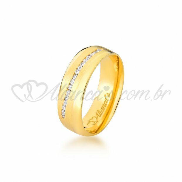 Par de alianas com brilhante de noivado e casamento em ouro 18k