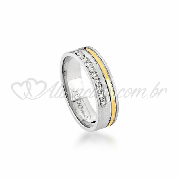 Alianas com brilhantes em ouro  branco e amarelo18k -