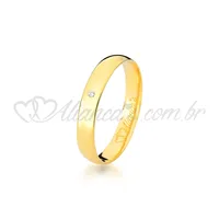 Alianças com brilhante em ouro 18k - 750. Modelo tradicional.