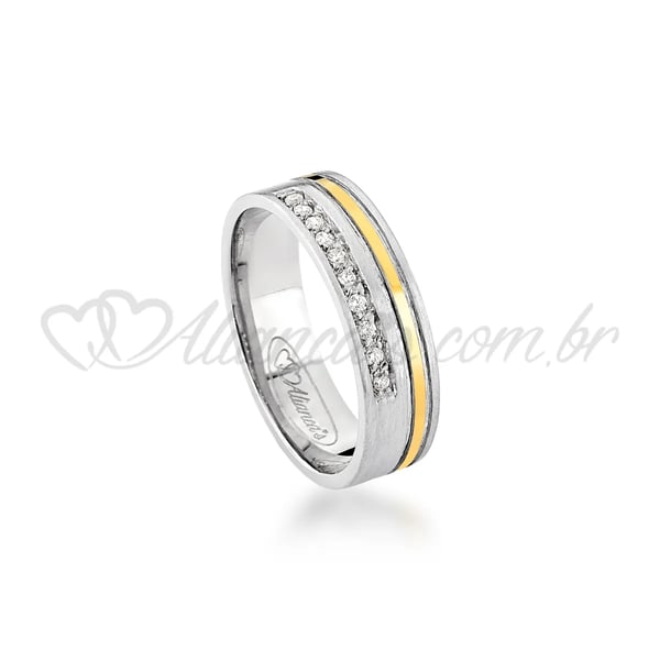 Aliança com brilhantes em ouro branco e amarelo 18k - Ideal para noivado e casamento.