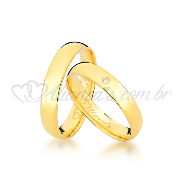 Alianças com brilhante em ouro amarelo 18k - Modelo tradicional ideal para casamento e noivado.